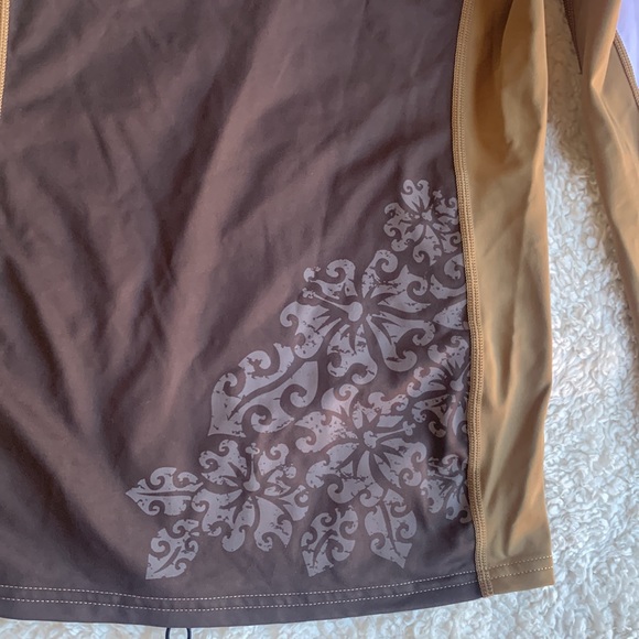 Tilos Rashguard Top - Picture 3 of 7